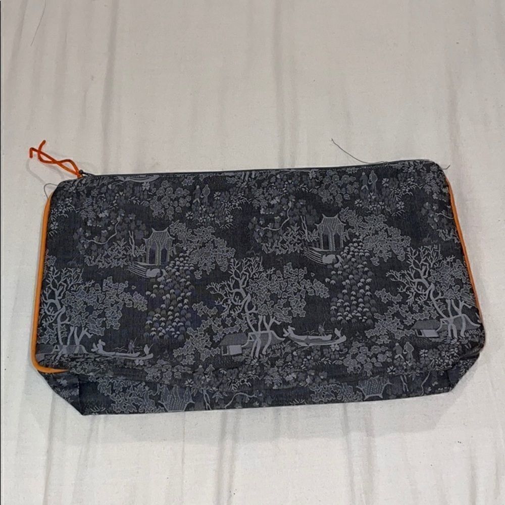 Asian culture design Gray and orange clutch